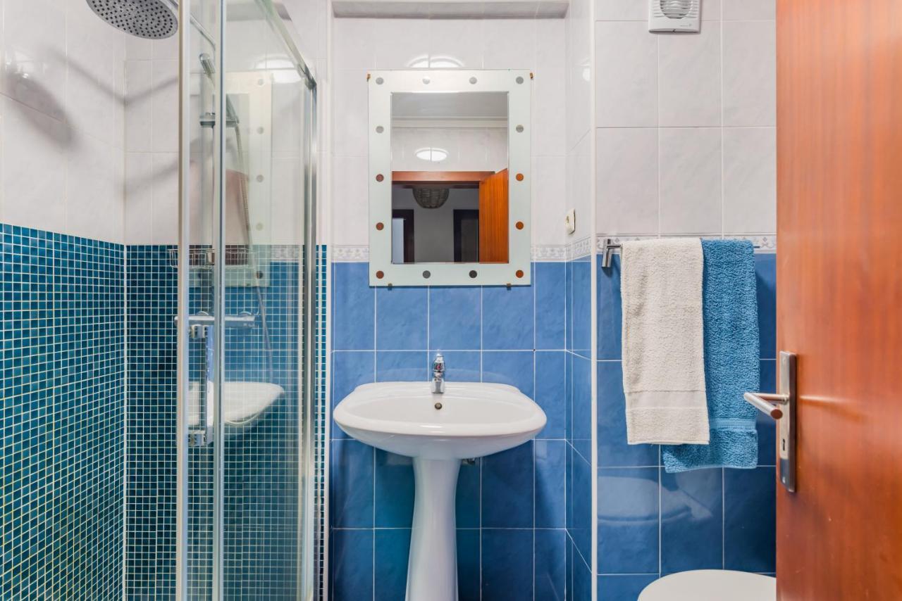 Mira-Ria - Apartamento Em Bairro Calmo E Central Авейру Екстер'єр фото